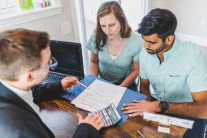 Mortgages made simple! Learn types, rates, EMIs & smart tips to buy or refinance your home without stress